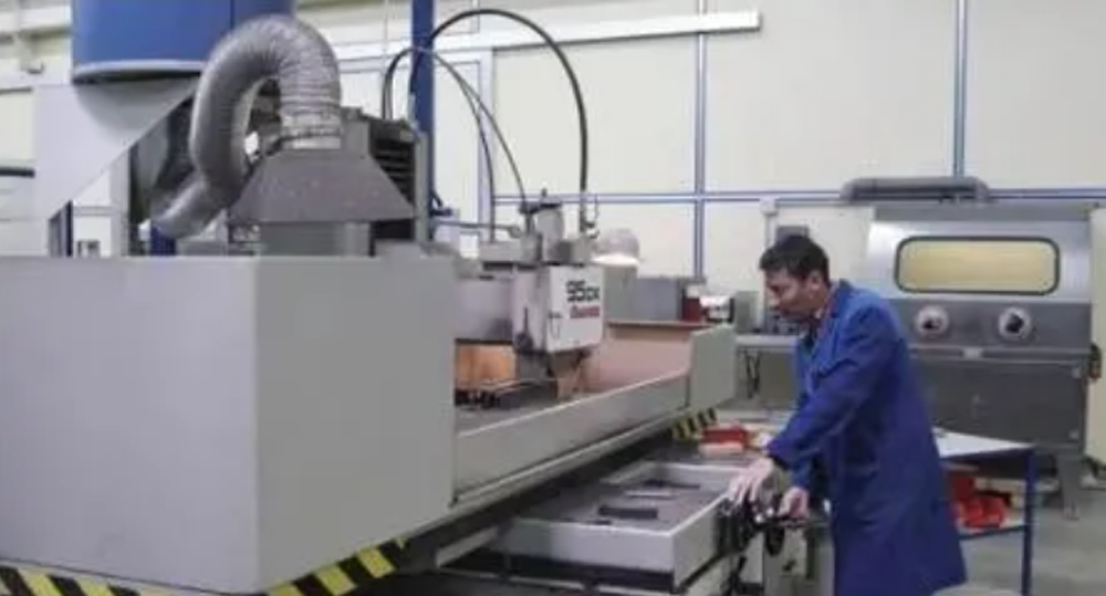 Newport Air Bearing Stage Full Series Practical Technical Guide From DynamYX to SinguLYS An In-Dept